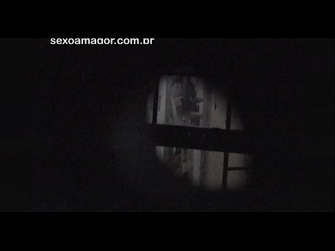❤️ Sarışın, içi boş tuğlaların arkasına gizlenmiş bir mahalle röntgencisi tarafından gizlice videoya alınır ❤ Güzel porno bize %tr.superpornpics.ru